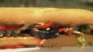 באגט עם חזה עוף מתובל