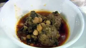 קציצות בקר עם מנגולד וחומוס