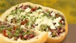 כריך גבינות עם ירקות פריכים