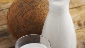 חלב שקדים וקוקוס ביתי