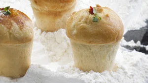 בריוש במילוי גבינות  ורוטב פסטו