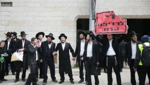 100 חרדים עוכבו, הצירים נפתחו מחדש