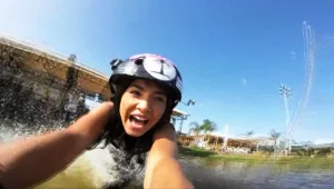 נפלה על הראש? רוסלנה חותכת את המים