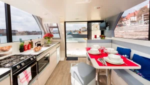 צימר על המים: כך תשיטו את סירת הנופש הפרטית שלכם