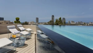 צ'ק אין על הגג: ביקרנו במלון הכי סקסי בתל אביב