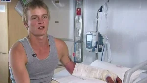 קפץ שיכור לנהר שורץ תנינים - כדי להרשים בחורה