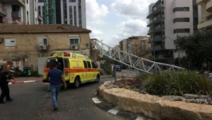 מפעיל המנוף משחזר את האירוע