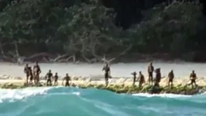 תיעוד נדיר של שבט מבודד לחלוטין 