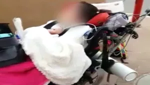 בת 10 הסובלת מפיגור שכלי תקועה בבית