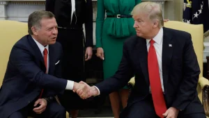 להתכווץ מול הבורות של טראמפ