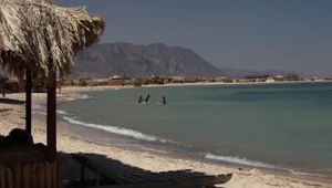 "צאו מיד מסיני"