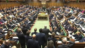 "לשקול הכרה במדינה פלסטינית"