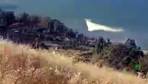 שריפת קוצים משתוללת בחוף, טרם הושגה שליטה על האש