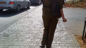 חיילת נאנסה במגורי הבסיס