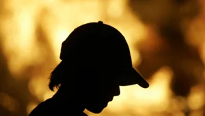 אב ובנו חשודים באונס קרוב משפחתם