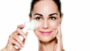 מברשת חשמלית לניקוי יסודי של עור הפנים