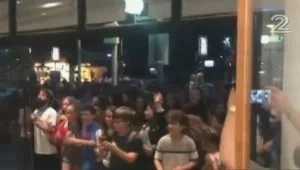 מאות עמדו בתור