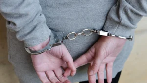 - בגלל מוזיקה