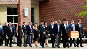 אלפים בהלווית וורמבייר