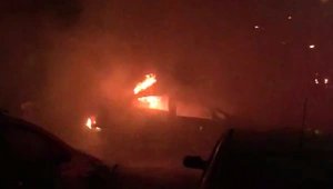 "ניסו לחלץ את הנהג מהרכב הבוער"