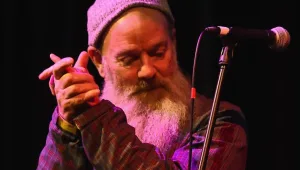 סולן R.E.M: "אני עומד לצד רדיוהד והחלטתם להופיע"