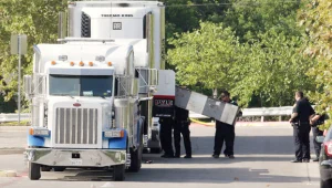"הצטופפנו לנשום מחור קטן במשאית"