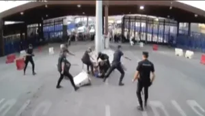 שוטרים נטרלו גבר ששלף סכין