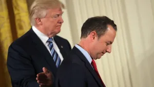 טראמפ הדיח את ראש הסגל בבית הלבן