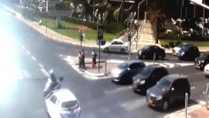 הרכב נכנס לצומת - ופגע באופנוען