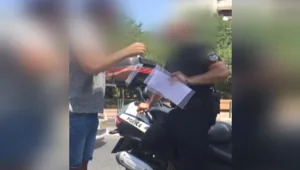 עורך דין מוכר סירב לקחת דוח תנועה ונעצר