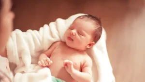 האם להביא ילד לבד או לחכות לאחד?