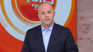 טוקר בשישי עונה 3 פרק 2