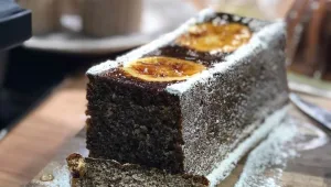 המנצחת של מיקי שמו: עוגה בחושה בשילוב מרענן של פרג ותפוז