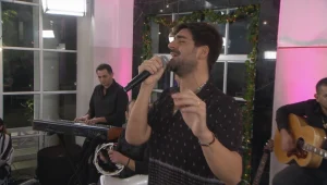 ביצוע מרגש ללהיט "אל העולם שלך"