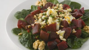 סלט סלקים מוצרלה ופולנטה מטוגנת