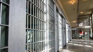 כ-6,000 אסירים יישארו ללא מקום כליאה 