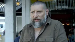 גרניט לבעלת המסעדה: "לא הגיוני שאת מרימה עליי את הקול"