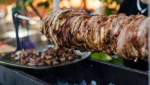  למה אסור לאכול שווארמה?