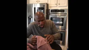 הצ'יפס ששבר את מגיש הטלוויזיה החתיך