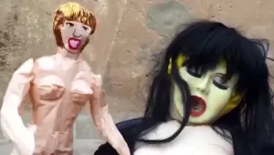  וממומנים בהרבה כסף