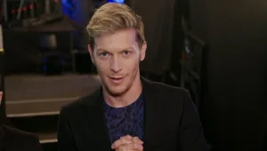 מי המתמודדת שהתחילה עם עפר שכטר?