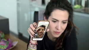 משפחה בשלט רחוק | סרטה של שי לי שינדלר