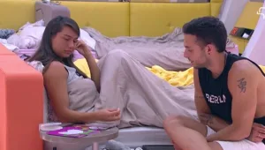 היום ה-76: בית אחד, שני מחנות