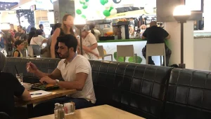 אביבית יכולה להיות גאה: הבויפרנד שלה שלומי והבה בפפראצי ראשון 