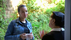 המשפיעים עם לוסי אהריש, עונה 1, פרק 13: עדינה בר שלום