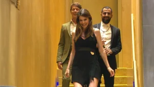 בלעדי: רגע לפני אירוע הגמר בשבת, המנחים נכנסים לבית ופותחים את כל הקלפים עם הדיירים