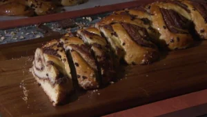 מיקי שמו עושה בית ספר, עונה 2, פרק 1: חלות