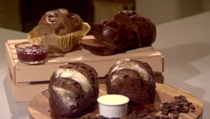 מיקי שמו עושה בית ספר, עונה 2, פרק 10: לחם