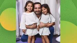 "אבא, כולם מסתכלים עלי מוזר"