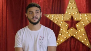 זה נדב, והוא הולך להוציא את כל הכאב באודישן בלתי נשכח